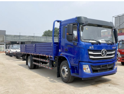 陕汽德龙 6.75米栏板车报价 六米七五货车